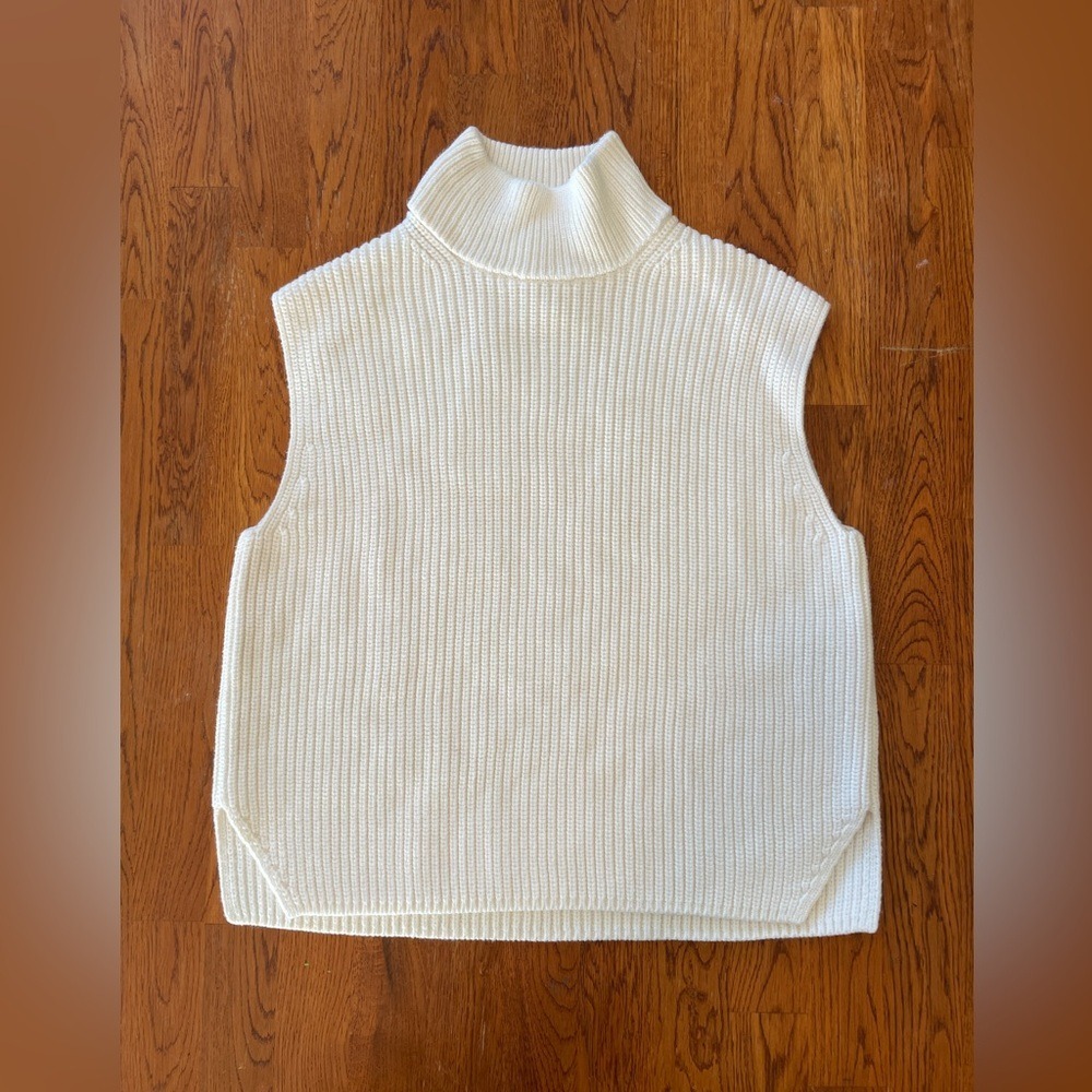 Abercrombie &‎ Fitch Cream Turtleneck Sweater